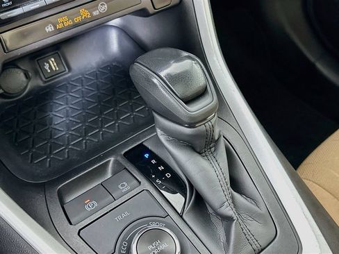 Certified 2025 Toyota RAV4 XLE w/ Convenience Package AWD/4WD image 17