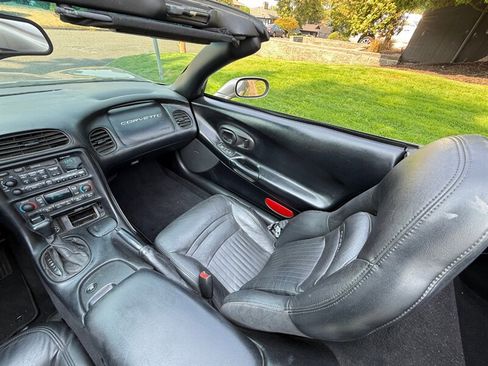 Used 1998 Chevrolet Corvette w/ Memory Pkg image 19
