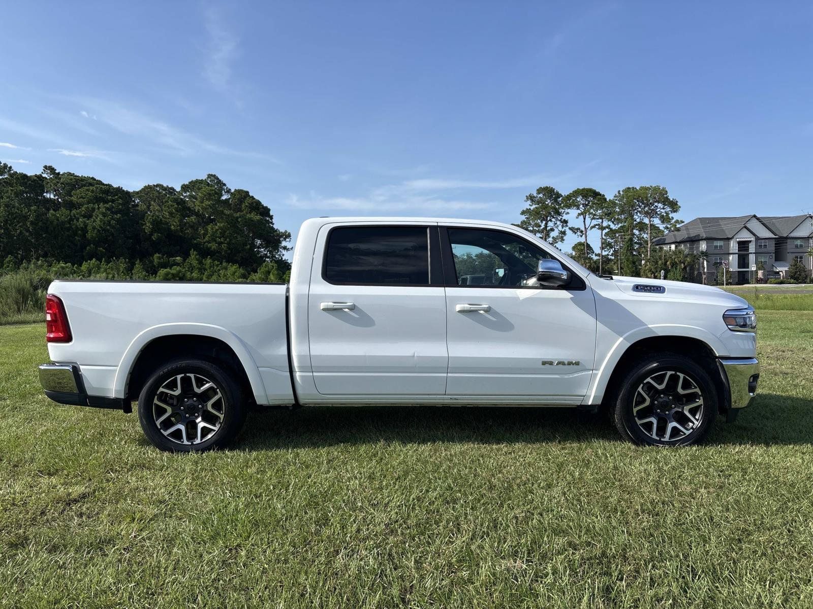 Used 2025 RAM 1500 Laramie AWD/4WD image 2