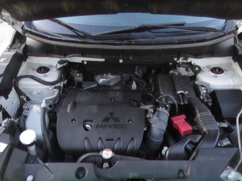 Used 2021 Mitsubishi Outlander Sport SE image 17