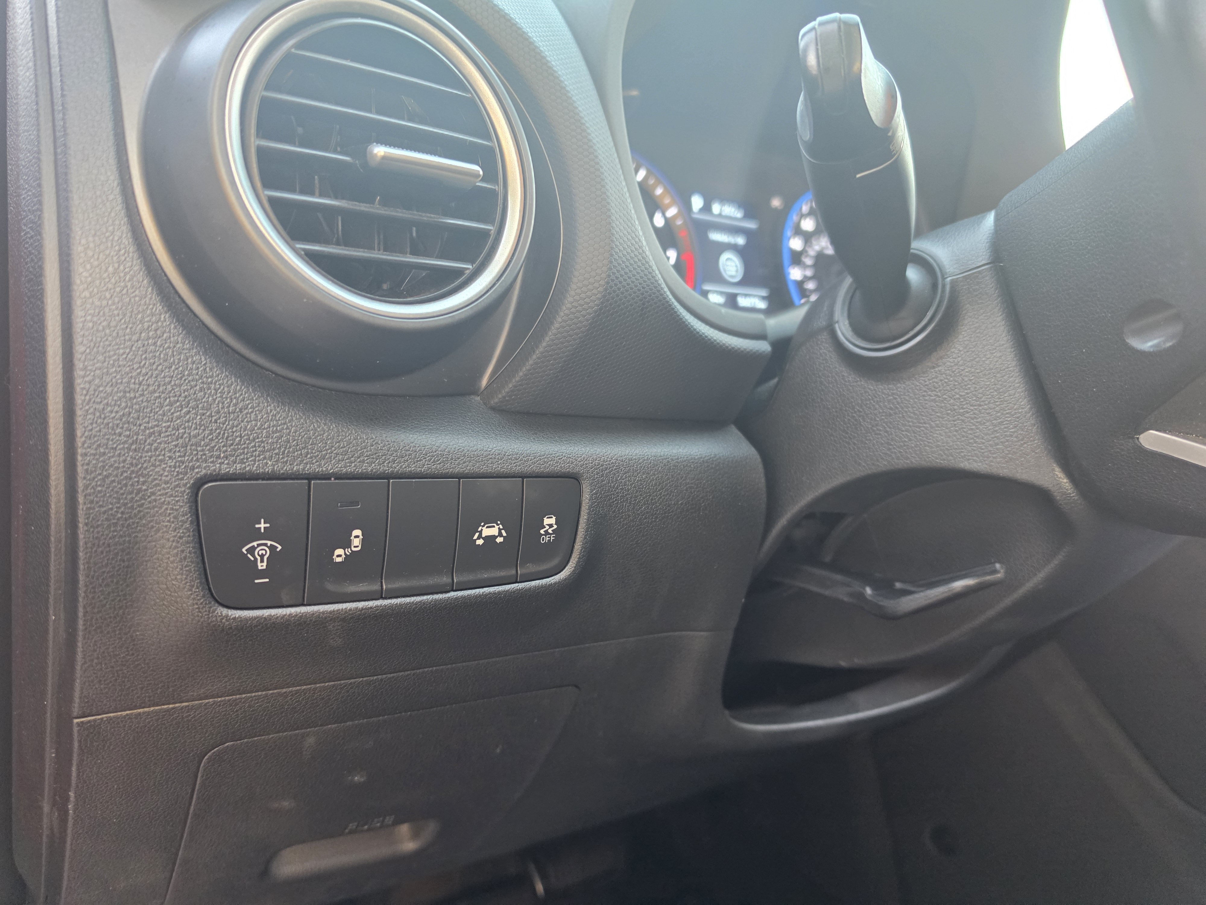 Used 2021 Hyundai Kona SEL FWD image 36