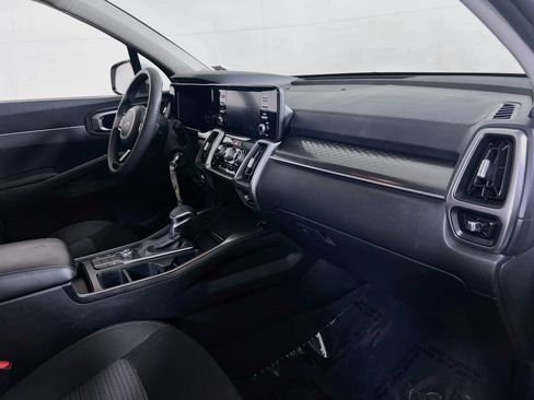 Used 2023 Kia Sorento LX FWD image 27