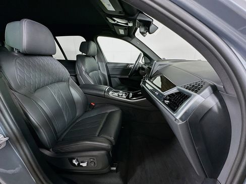 Used 2025 BMW X5 xDrive50e image 33