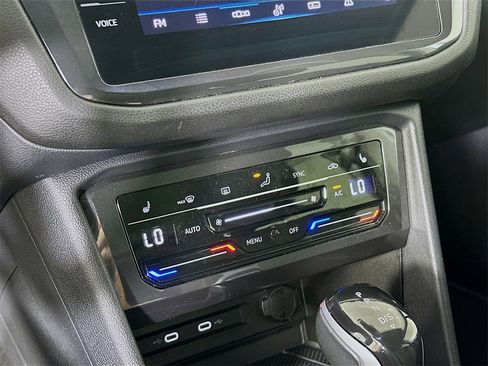 Used 2023 Volkswagen Tiguan SE w/ Panoramic Sunroof Package image 14