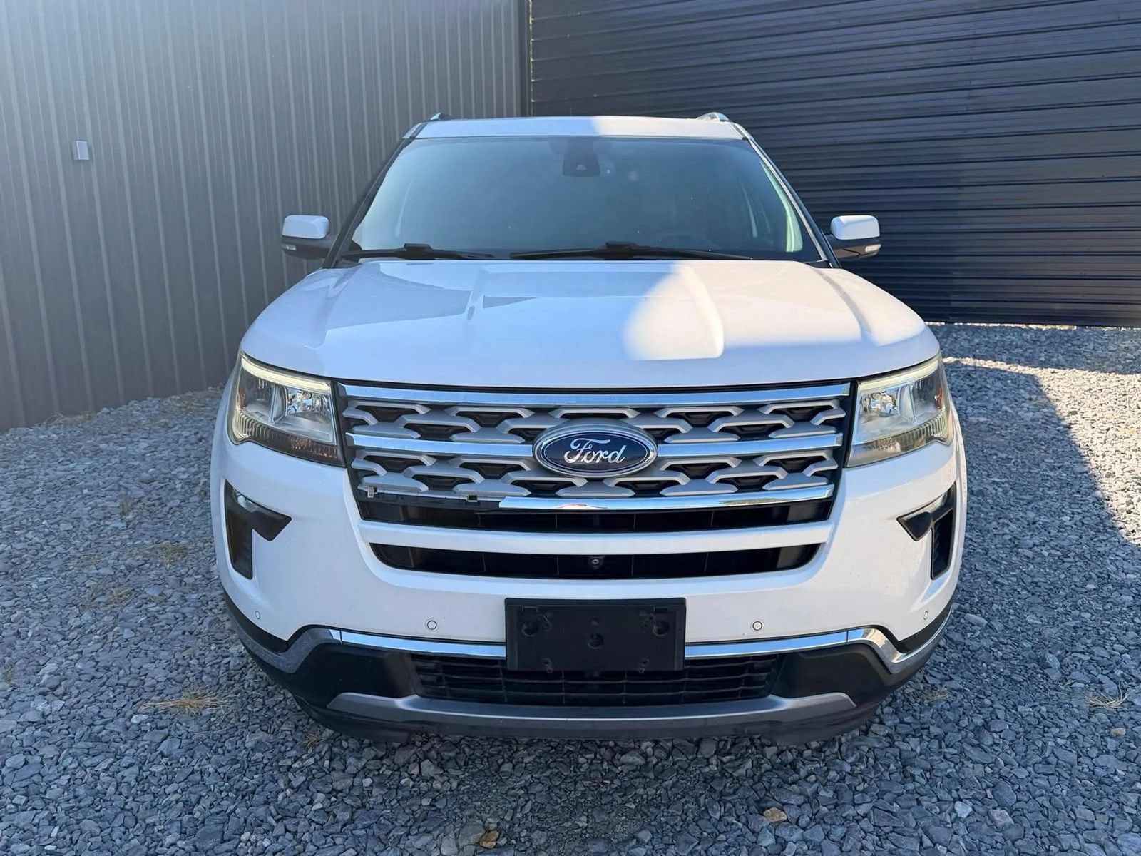 Used 2018 Ford Explorer Limited w/ Equipment Group 301A FWD image 2