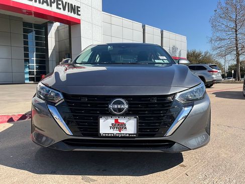 Used 2025 Nissan Sentra SV image 3