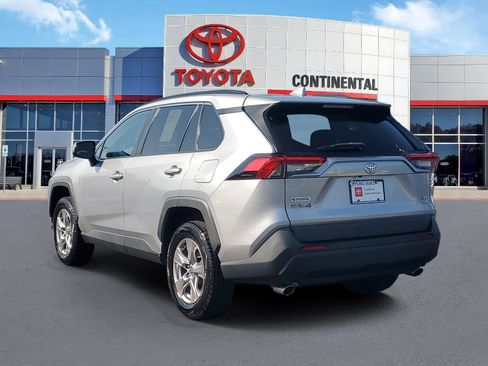 Certified 2022 Toyota RAV4 XLE AWD/4WD image 4
