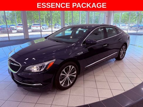 Used 2017 Buick LaCrosse Essence w/ Sun and Shade Package FWD image 3