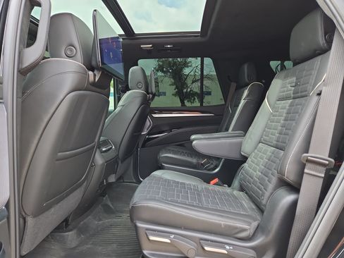 Certified 2026 Cadillac Escalade Platinum Sport w/ LPO, ONYX Package AWD/4WD image 13