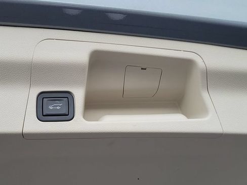 Certified 2023 GMC Acadia Denali w/ Denali Ultimate Package FWD image 12
