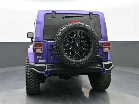 Used 2017 Jeep Wrangler Sahara image 4