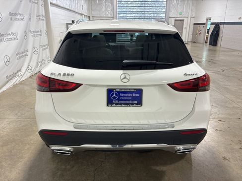 Used 2023 Mercedes-Benz GLA 250 4MATIC image 4