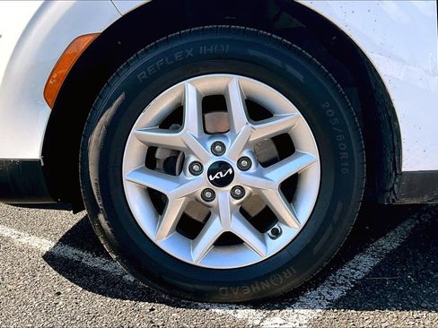 Used 2023 Kia Soul S image 8