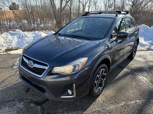 Used 2017 Subaru Crosstrek 2.0i Premium image 1