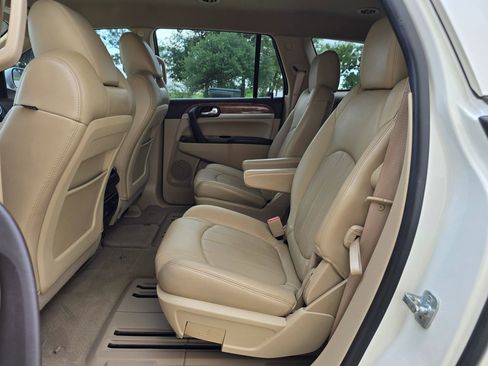 Used 2011 Buick Enclave CXL FWD image 38