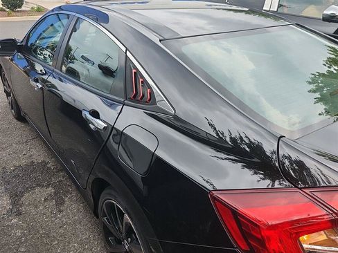 Used 2021 Honda Civic Sport image 4