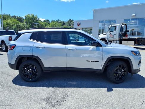New 2026 Jeep Compass Latitude AWD/4WD image 3