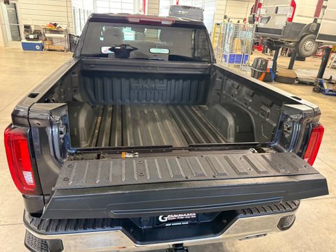 Used 2023 GMC Sierra 1500 SLT w/ SLT Premium Package AWD/4WD image 27