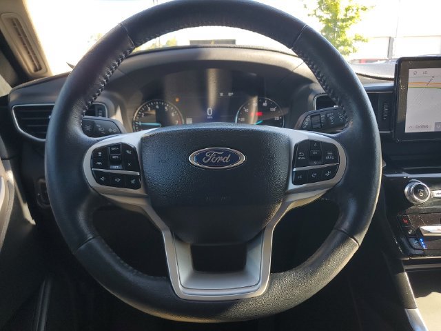 Used 2022 Ford Explorer Limited w/ Equipment Group 301A AWD/4WD image 25