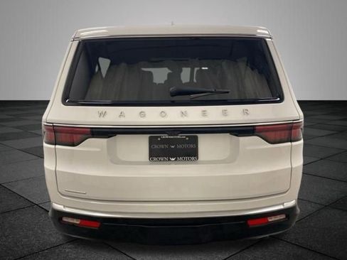 Used 2023 Jeep Wagoneer L 4WD w/ Premium Group I image 5
