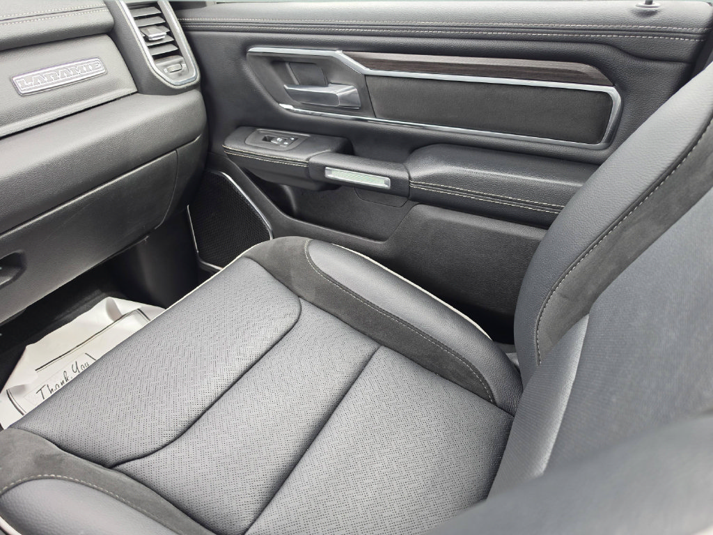 Used 2025 RAM 1500 Laramie AWD/4WD image 31