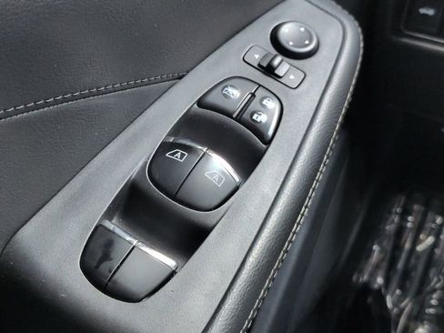 Used 2018 Nissan Maxima Platinum FWD image 23