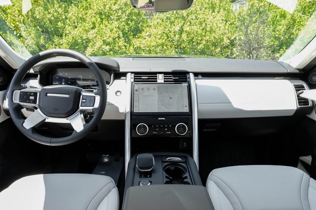 New 2026 Land Rover Discovery S AWD/4WD image 19