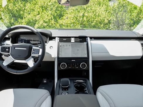 New 2026 Land Rover Discovery S AWD/4WD image 19