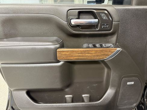 Used 2022 Chevrolet Silverado 2500 High Country w/ Safety Package II image 12