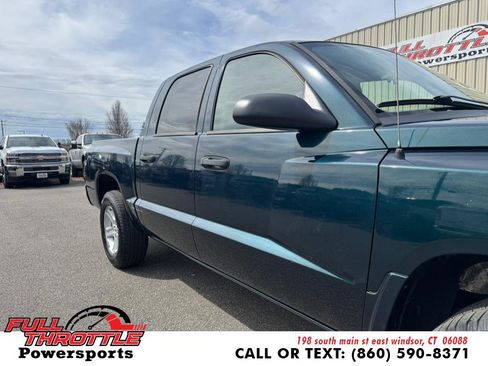 Used 2011 Dodge Dakota Big Horn image 2
