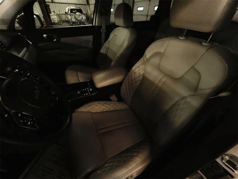 Used 2022 Kia Sorento SX image 8