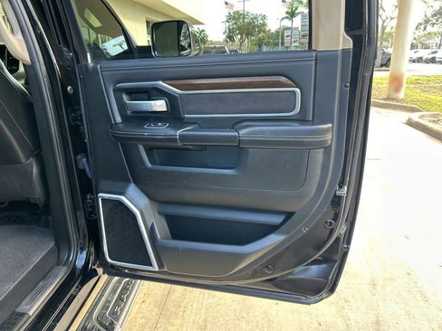 Used 2022 RAM 3500 Laramie w/ Max Tow Package image 32