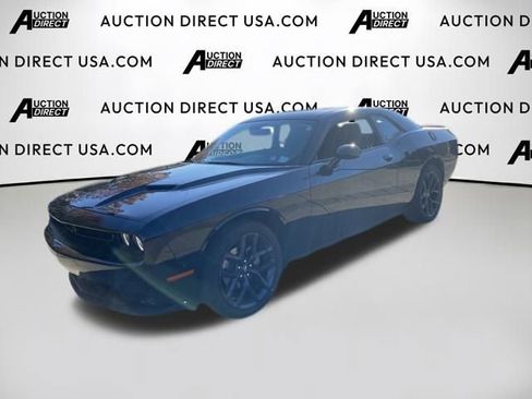 Used 2021 Dodge Challenger SXT w/ Blacktop Package image 7