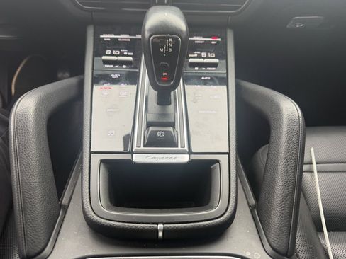 Used 2021 Porsche Cayenne image 34