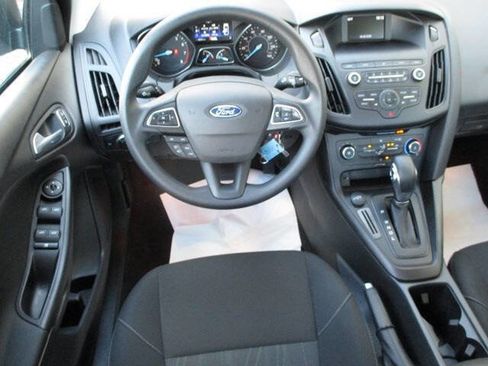 Used 2018 Ford Focus SE FWD image 17