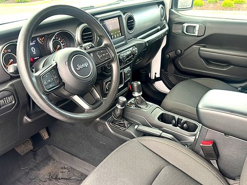 Used 2022 Jeep Wrangler Sport image 12