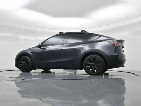 Used 2025 Tesla Model Y Long Range image 48