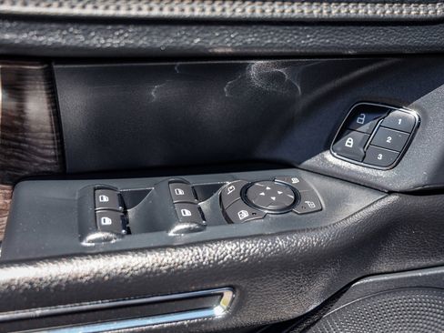 Used 2018 Ford Expedition Limited w/ Equipment Group 302A AWD/4WD image 9