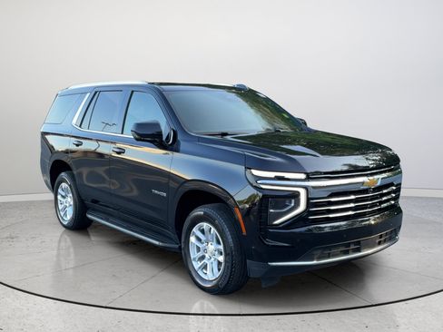 Used 2025 Chevrolet Tahoe LT RWD image 1