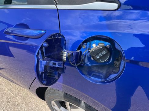 Used 2025 Hyundai Elantra SEL FWD image 45