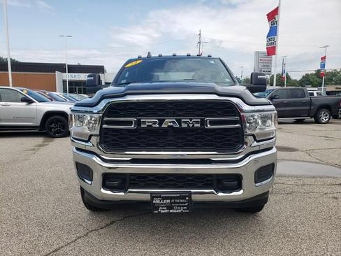 Used 2024 RAM 2500 Tradesman w/ Chrome Appearance Group AWD/4WD image 9
