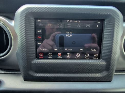 Used 2022 Jeep Wrangler Sport AWD/4WD image 18