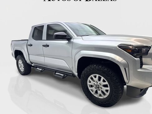 Used 2025 Toyota Tacoma SR AWD/4WD image 12