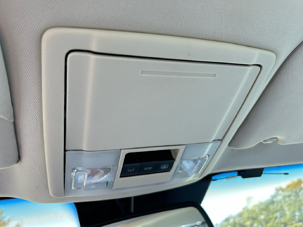Used 2010 Lincoln MKS FWD image 28