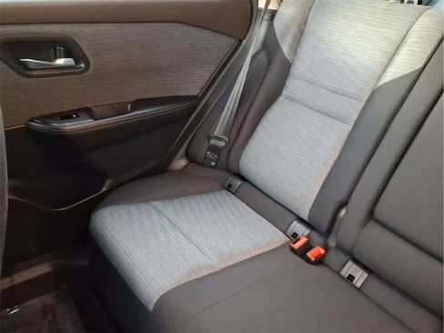 Used 2023 Nissan Rogue SV image 16