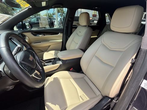 Used 2018 Cadillac XT5 FWD image 15