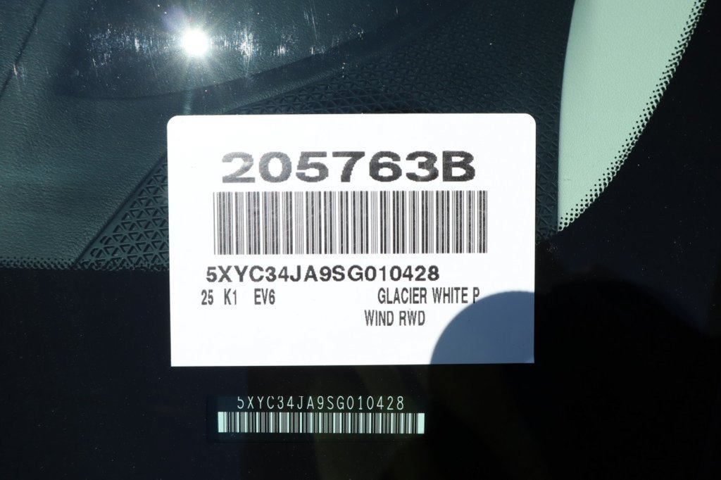 Used 2025 Kia EV6 Wind RWD image 40