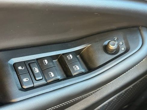 Used 2022 Jeep Grand Cherokee Limited 4xe image 17