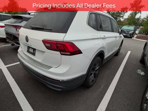 Used 2022 Volkswagen Tiguan SE w/ Panoramic Sunroof Package FWD image 6