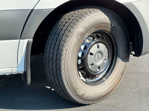 Used 2025 Mercedes-Benz Sprinter 2500 image 10